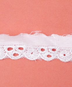 Madeira csipke 439  15mm-es